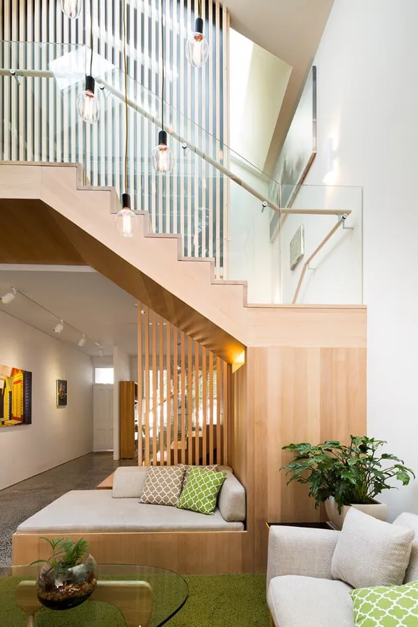 Modern Wooden Staircase Nook / Built-In Daybed Lounge