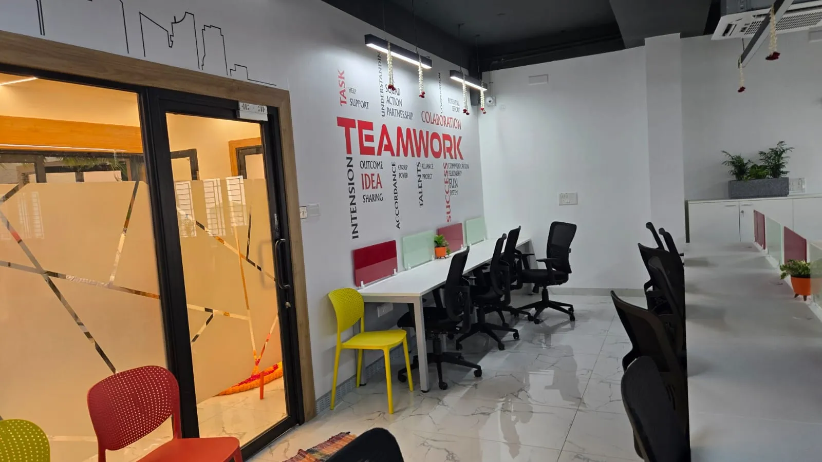 'Teamwork' Branded Feature Wall and Collaborative Workstation Zone | Workstations & Tables Interior Design by Desk & Decor