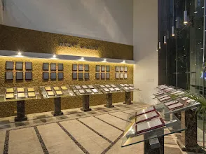 Contemporary Retail/Showroom Display Design