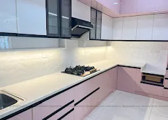 Modern Minimalist Gloss Kitchen with Quartz Countertop